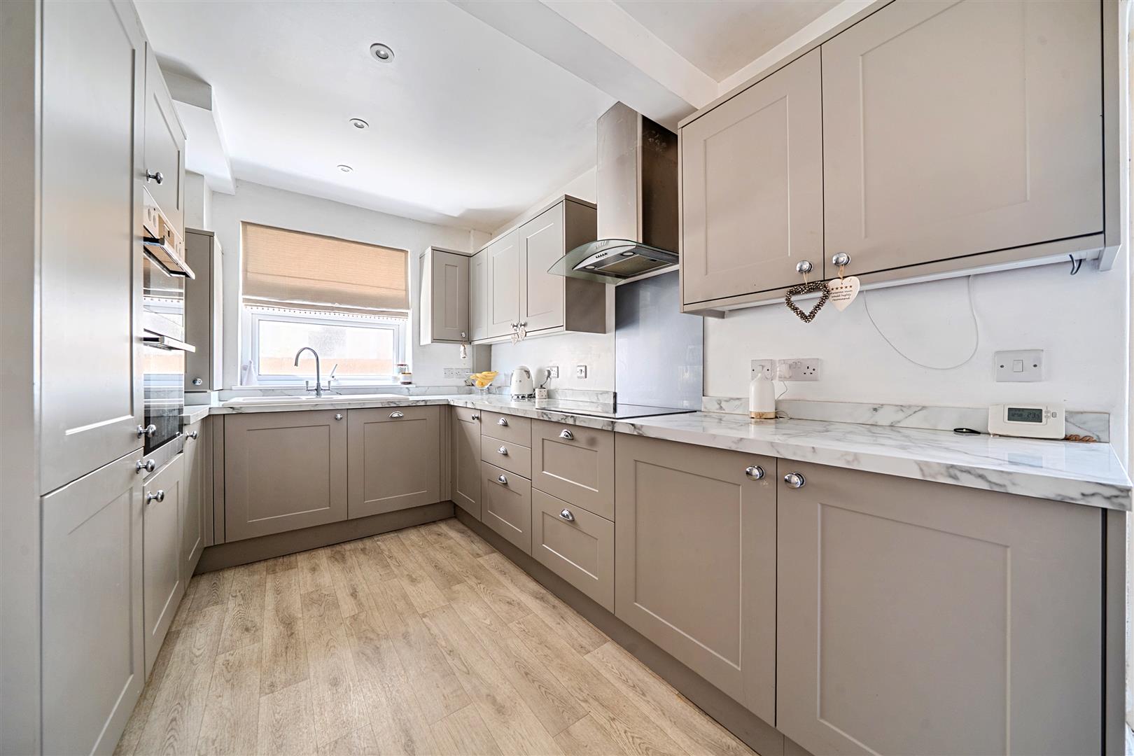 Chalfont, Bath Road, 